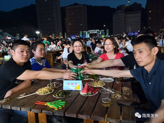 好嗨喲！隴南第一屆青島啤酒節(jié)開幕啦，為期8天