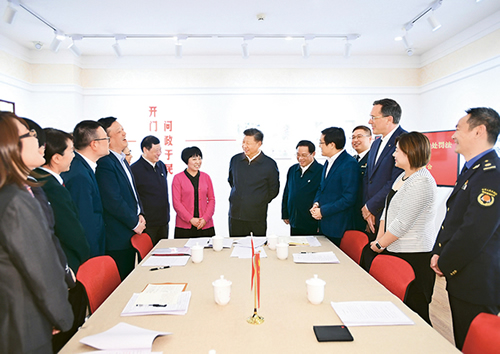 習(xí)近平：堅持、完善和發(fā)展中國特色社會主義國家制度 與法律制度